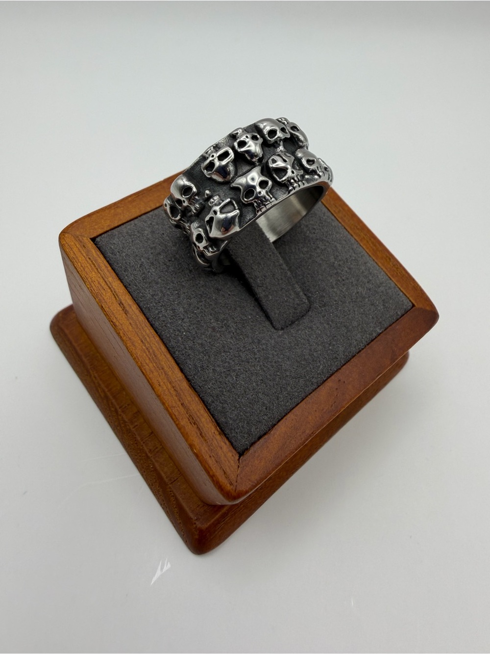 Skulls Shape Ring - Picture 5 of 7